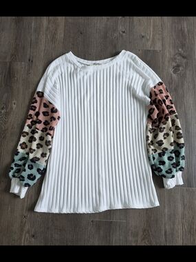 White Ribbed Long-Sleeve Top with Multicolor Leopard Sleeves